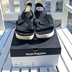 Hush Puppies Andi Stretch Form Platform Sandal, Black with Green detail, 9M